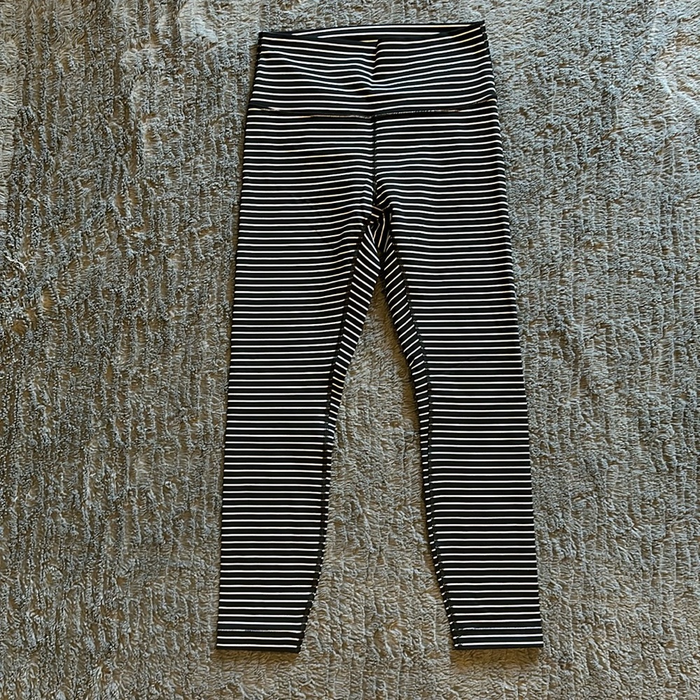 NWOT Lululemon Wunder Under Leggings